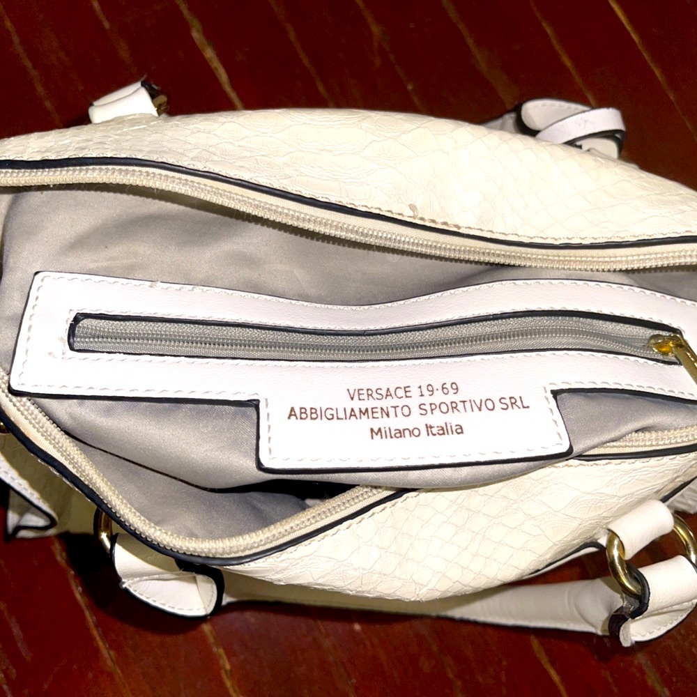 Versace 19V69 Luxurious White Satchel with Quilted Texture and Gold Accents - Picture 13 of 17